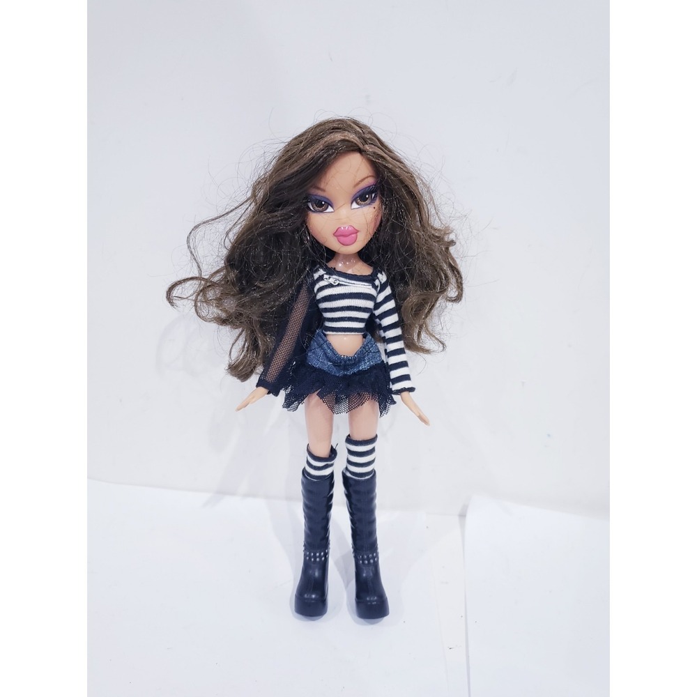 2001 Bratz Treasurers Pirate Yasmin Doll  MGA